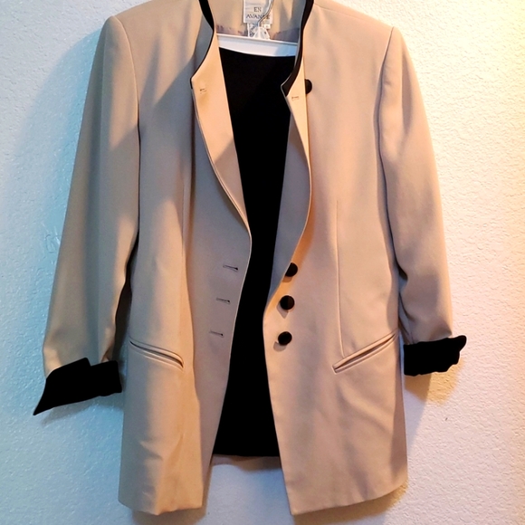 Vintage Haut de Gamme En Avance Blazer & Skirt - Picture 1 of 14